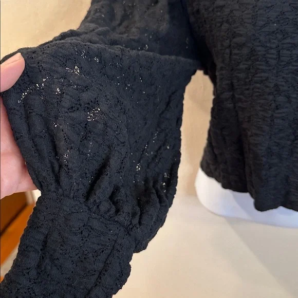 Free people, black top, poofy  sleeves, lined torso, size large, open back - Picture 2 of 9